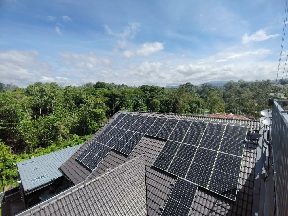 1748939190_Selangor, Malaysia  85kWp PV System  3 x 20kW Hybrid Inverters (Parallel)  280kWh Battery (3.6kWh x 78pcs) (2) (1).jpg