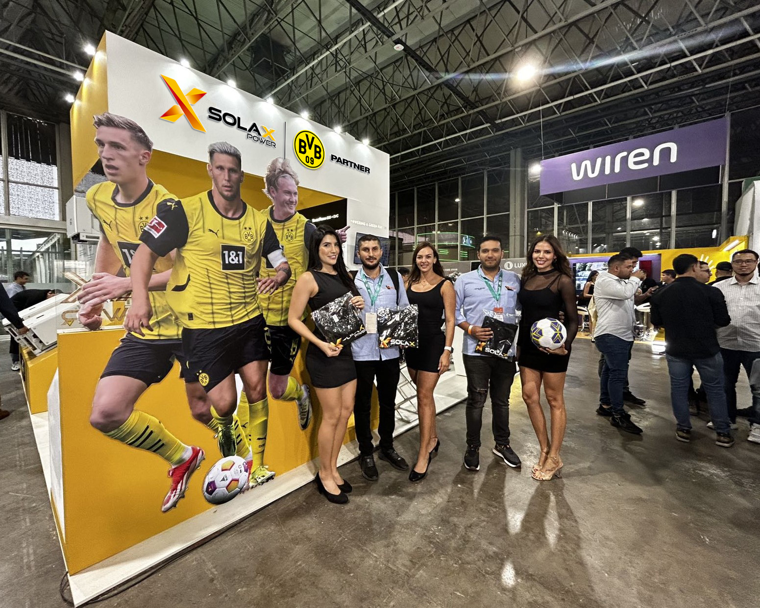 Colombia_Exhibition2.jpg Colombia_Exhibition2.jpg